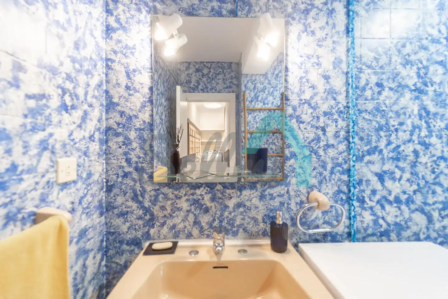 Bathroom of Flat for rent in Oviedo   with Heating, Parquet flooring and Furnished