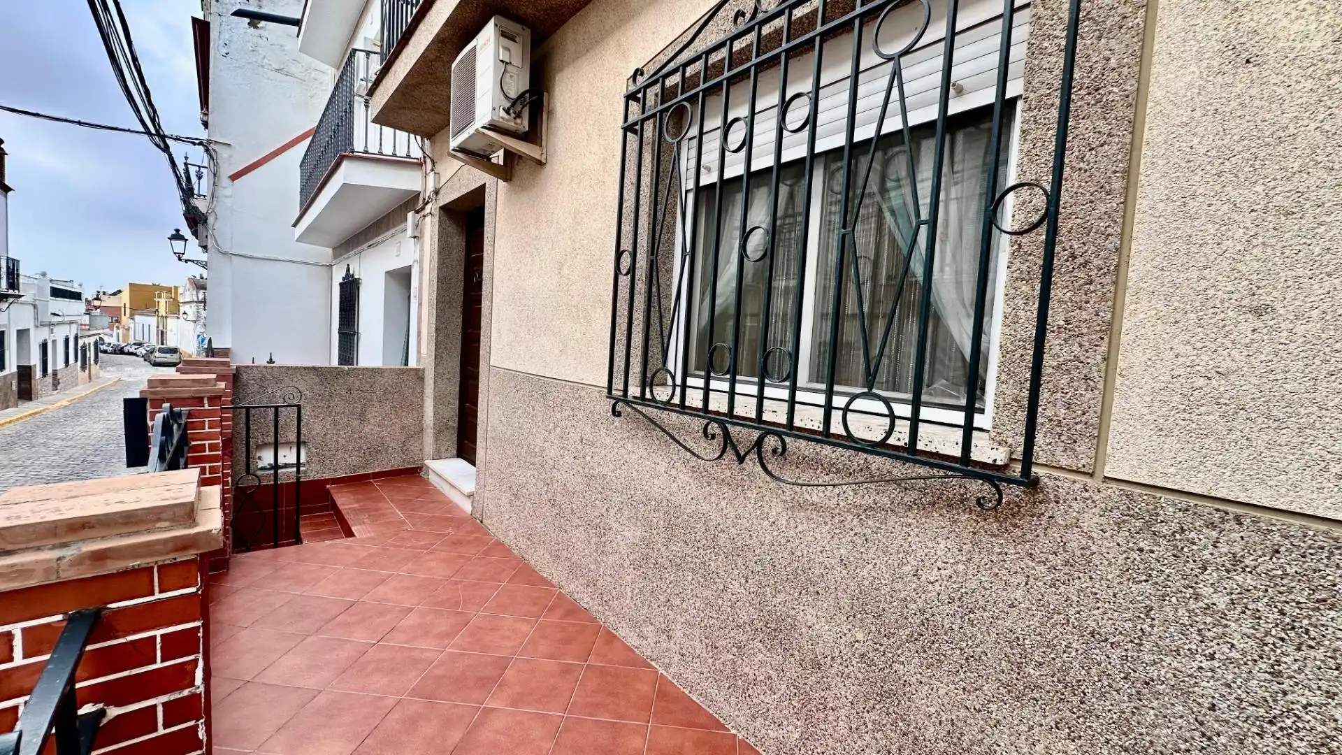 Exterior view of Houses for sale in Bormujos  with Air Conditioner, Terrace and Storage room