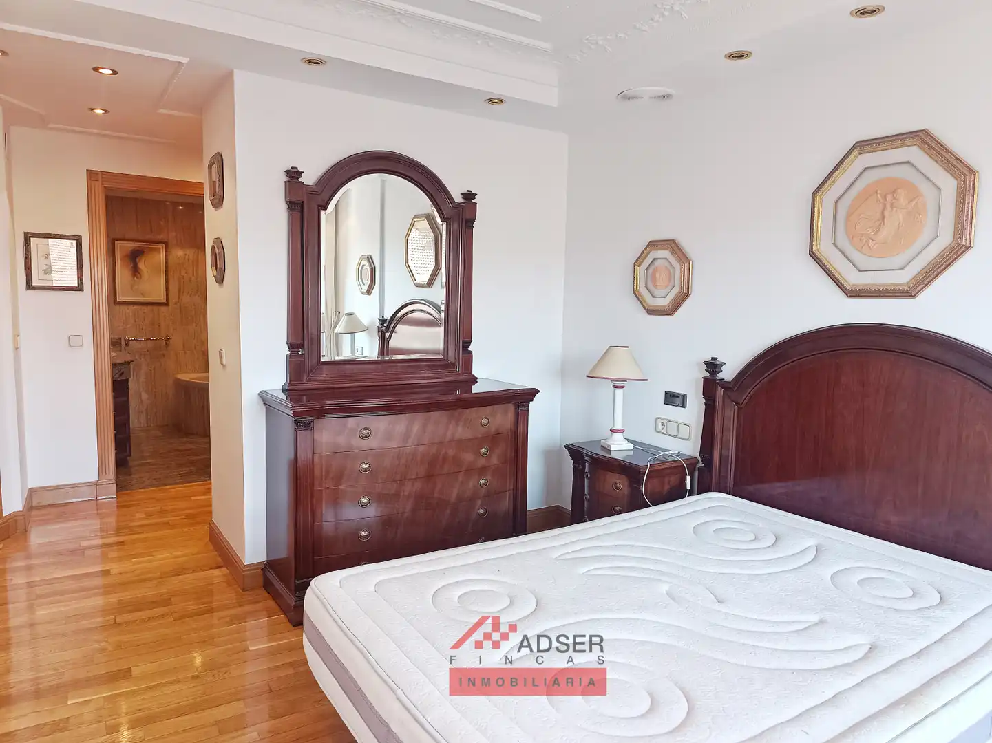Habitación de Piso en venta en  Logroño con Calefacción, Parquet y Terraza