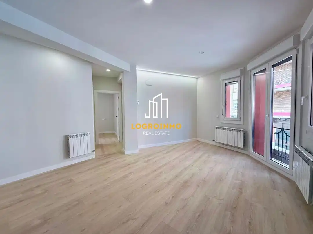 Vista exterior de Piso en venta en  Logroño con Calefacción, Parquet y Balcón
