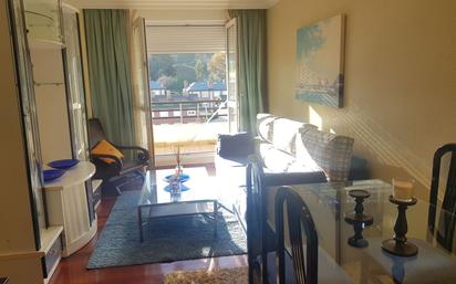 Sala d'estar de Dúplex en venda en Castro-Urdiales