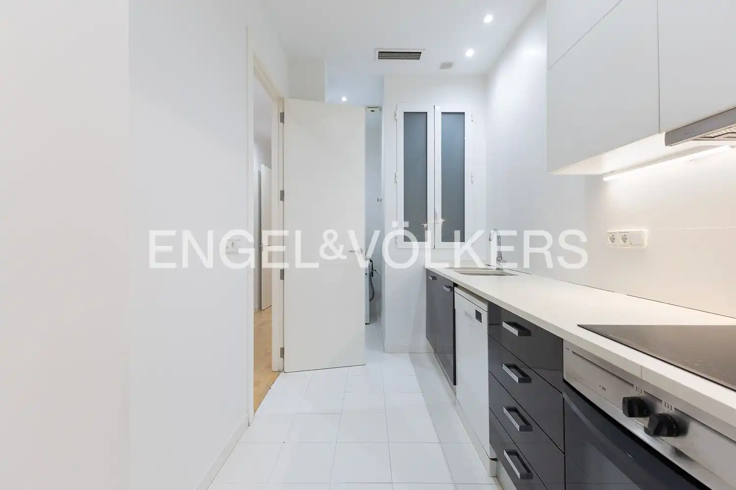 Kitchen of Flat for rent in Valencia  with Air Conditioner, Heating and Parquet flooring