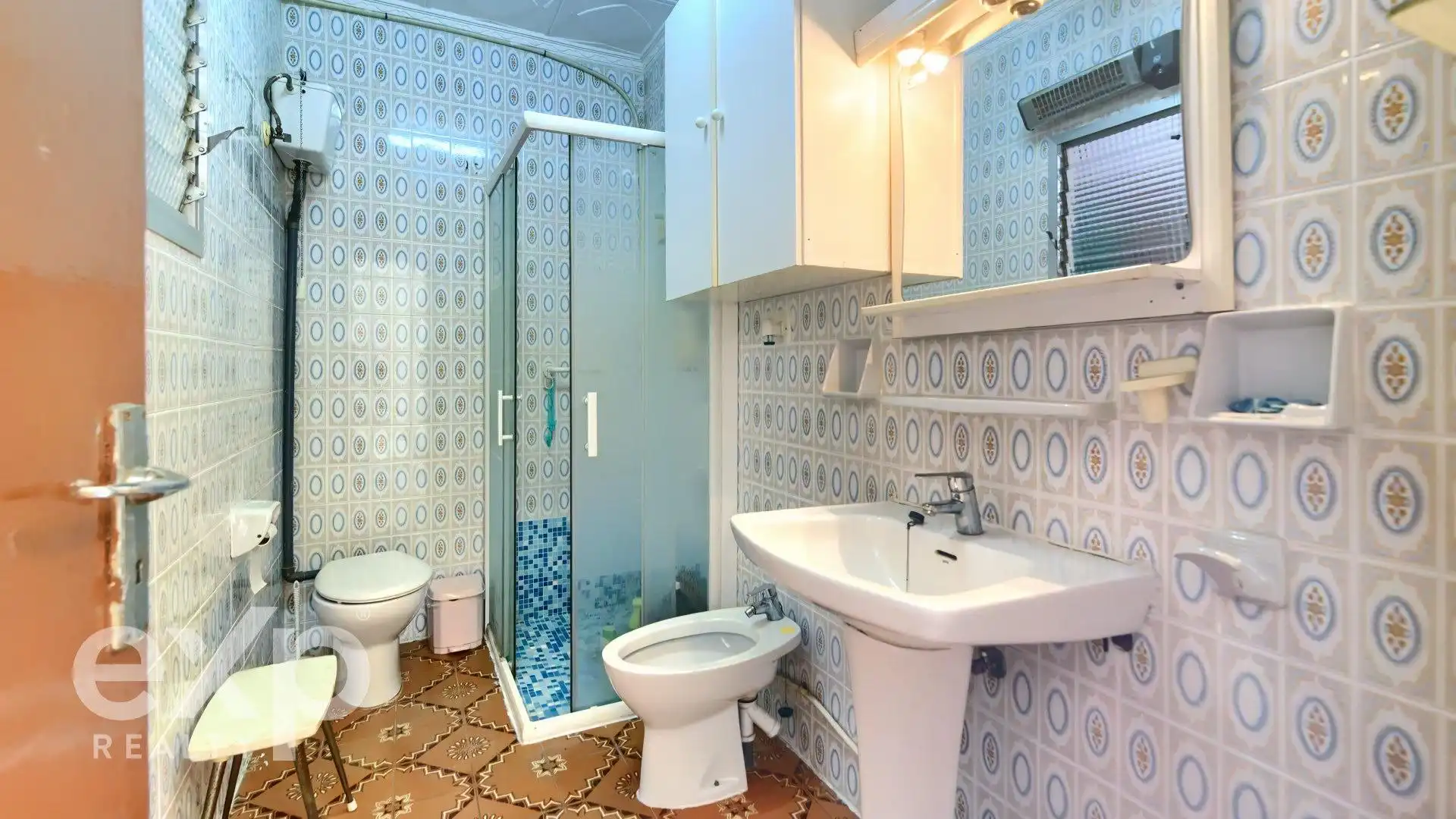 Bathroom of Houses for sale in Rafelguaraf  with Terrace, Storage room and Swimming Pool