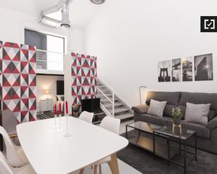 Living room of Flat to rent in  Madrid Capital  with Air Conditioner and Balcony