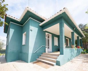 Exterior view of House or chalet for sale in Sant Cugat del Vallès  with Air Conditioner, Heating and Terrace