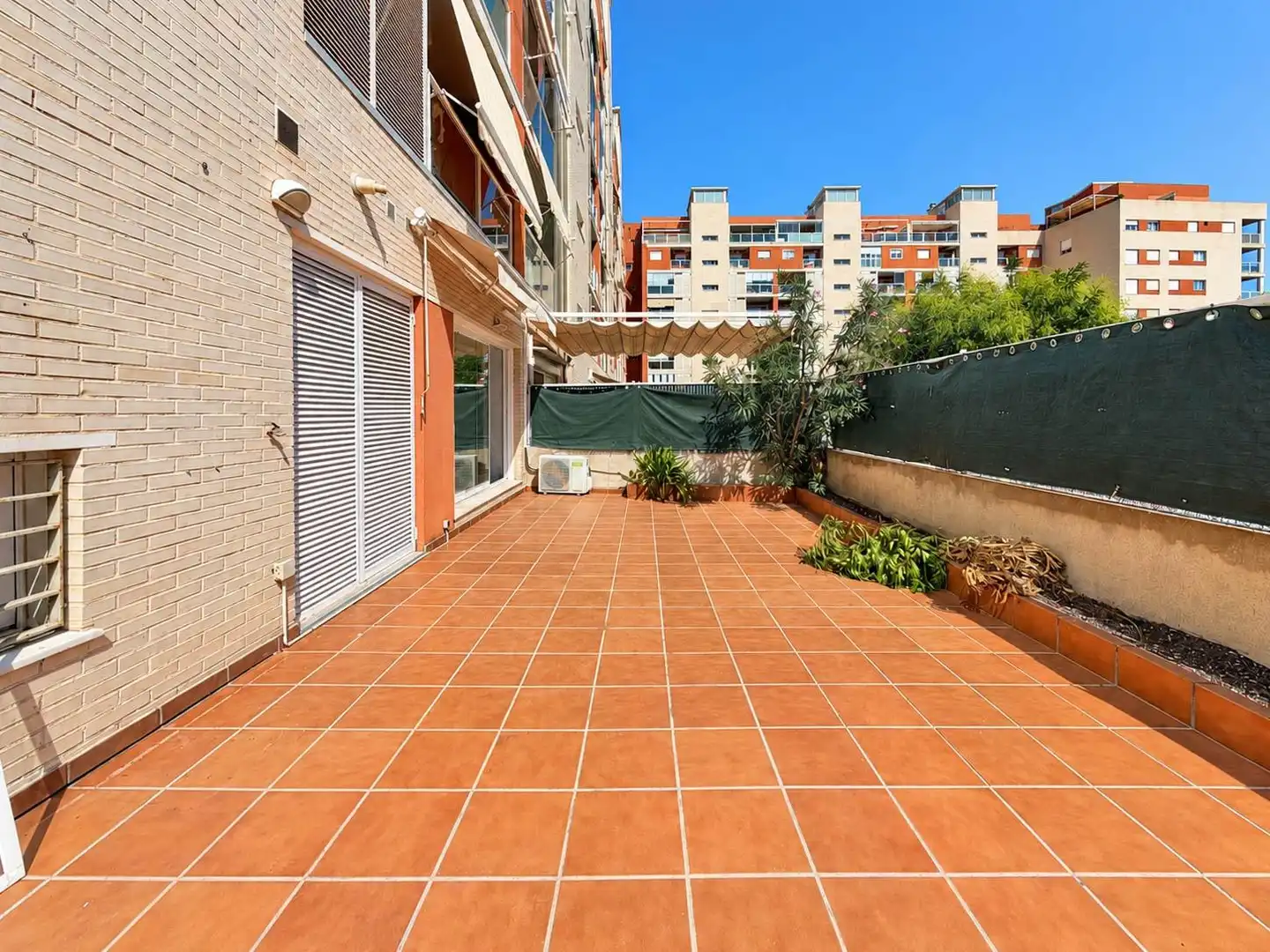 Terrassa de Pis de lloguer en Paterna amb Terrassa i Piscina comunitària