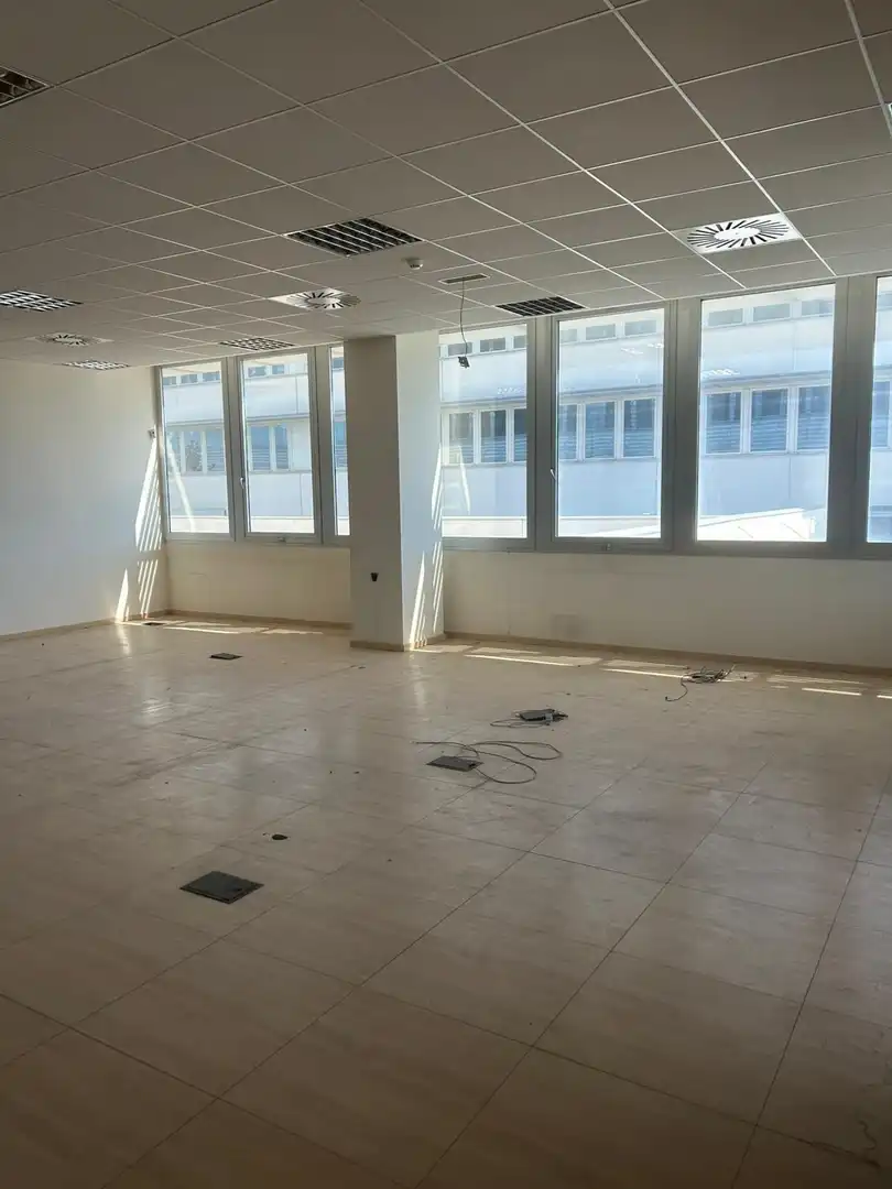 Oficina de lloguer a Fuente del Jarro, imagen 9