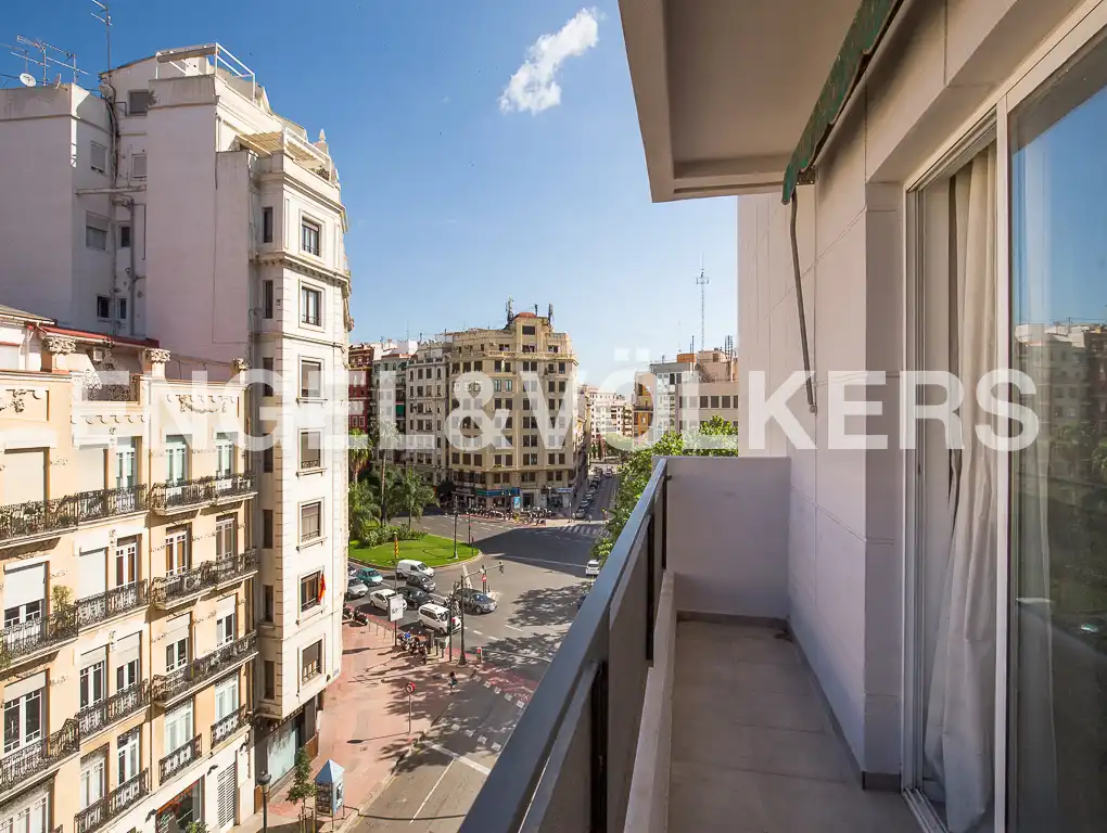 Vista exterior de Piso de alquiler en Valencia con Aire acondicionado, Calefacción y Balcón