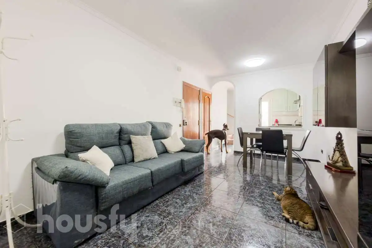 Living room of Houses for sale in Badalona  with Air Conditioner, Heating and Terrace