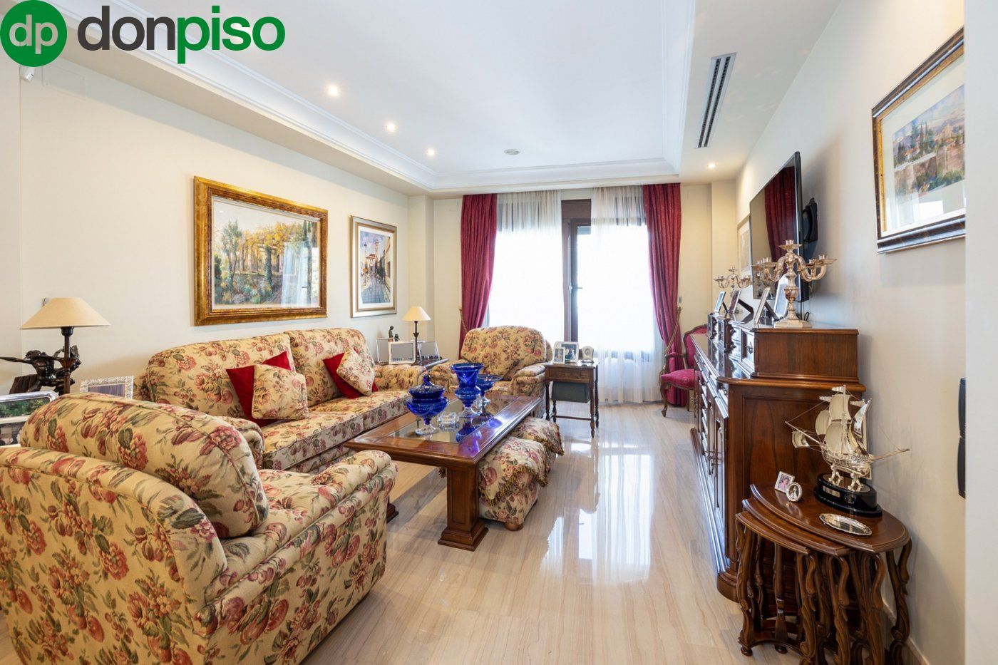 Sala de estar de Casa o chalet en venta en  Granada Capital con Aire acondicionado, Terraza y Piscina