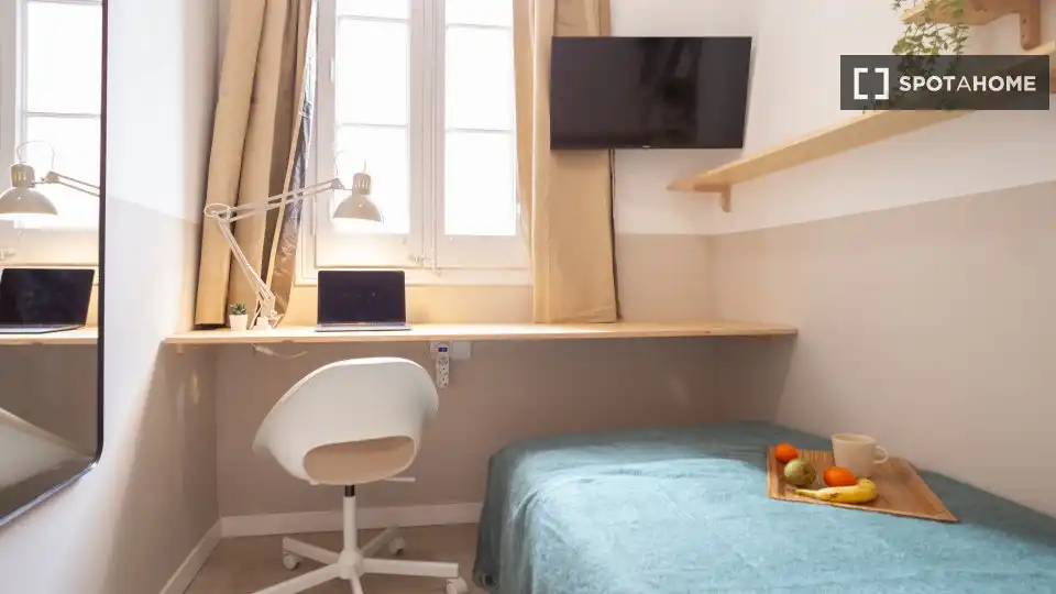 Bedroom of Flat for rent in Barcelona  with Air Conditioner, Heating and Furnished
