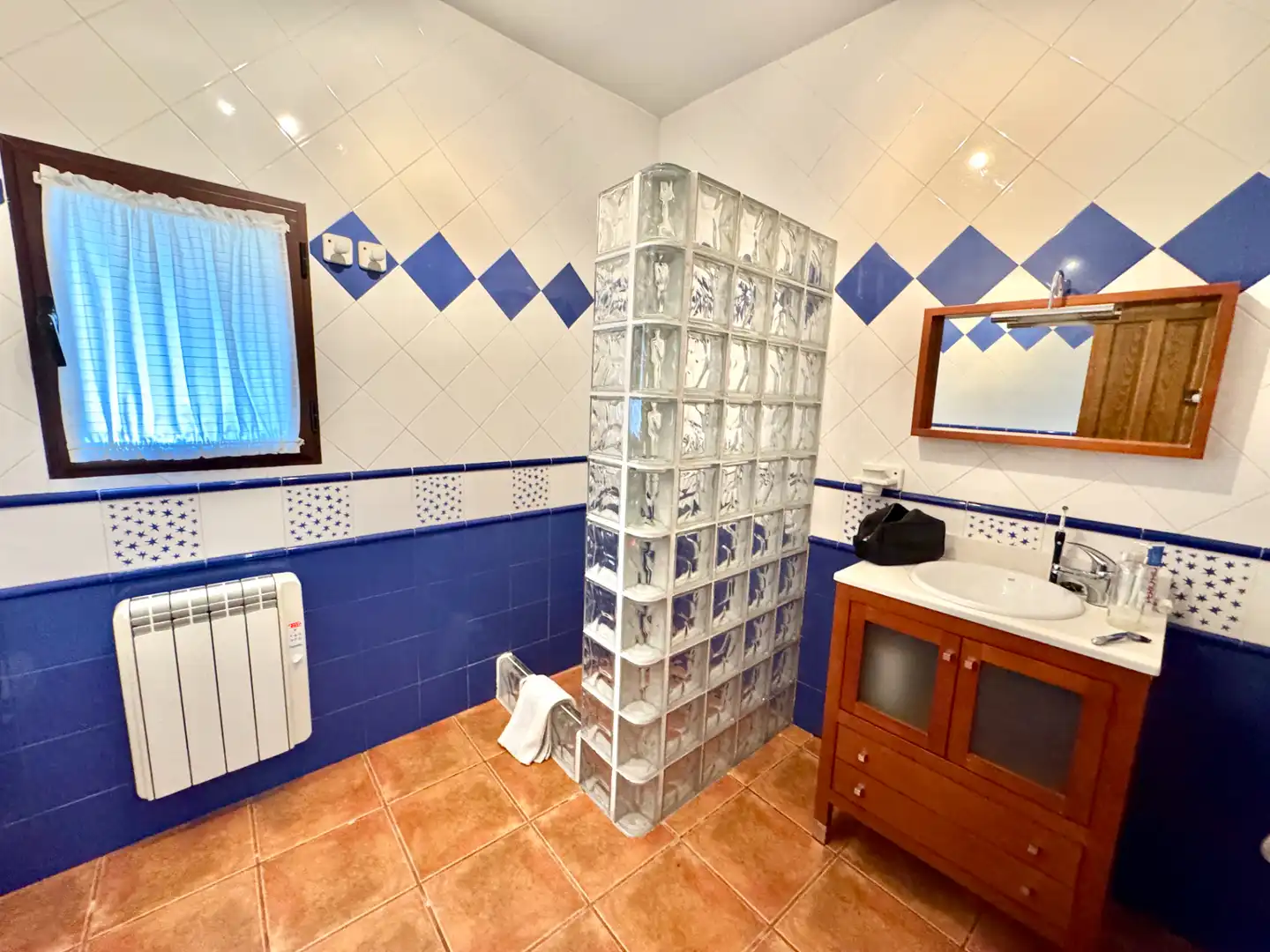 Bathroom of Houses for sale in Alpujarra de la Sierra  with Heating, Private garden and Terrace