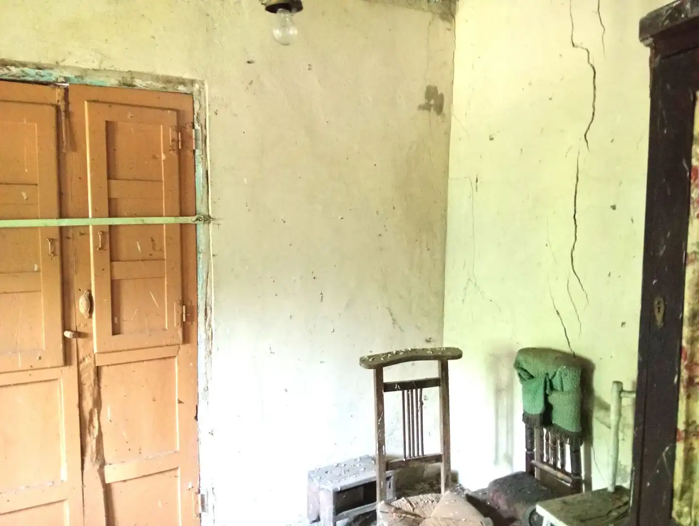 Houses for sale in Lena  with Storage room and Swimming Pool