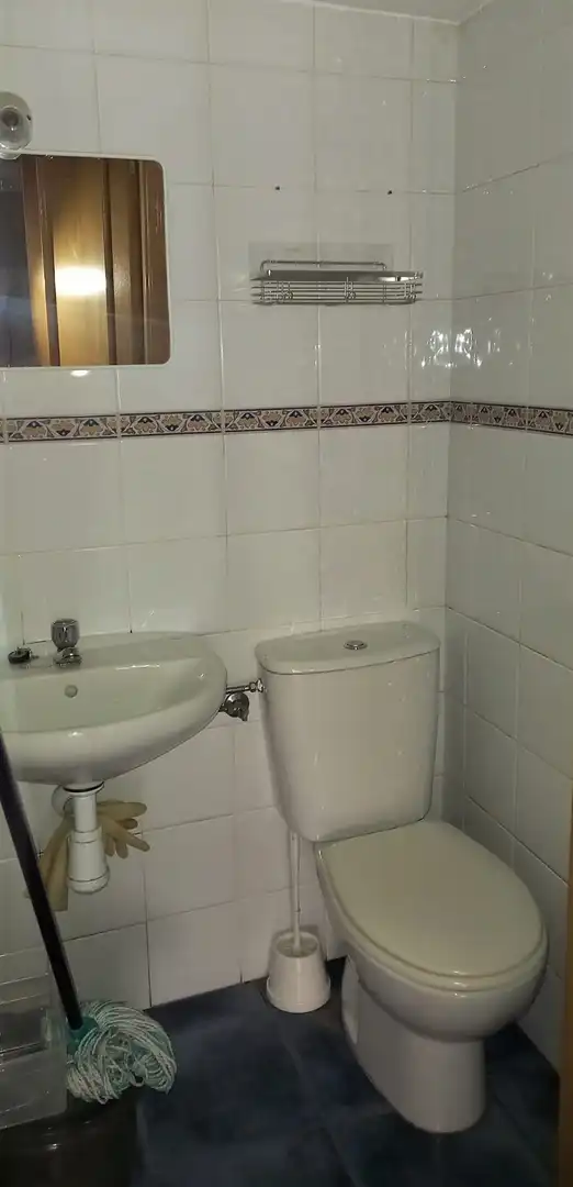 Bany de Local de lloguer en Gijón 