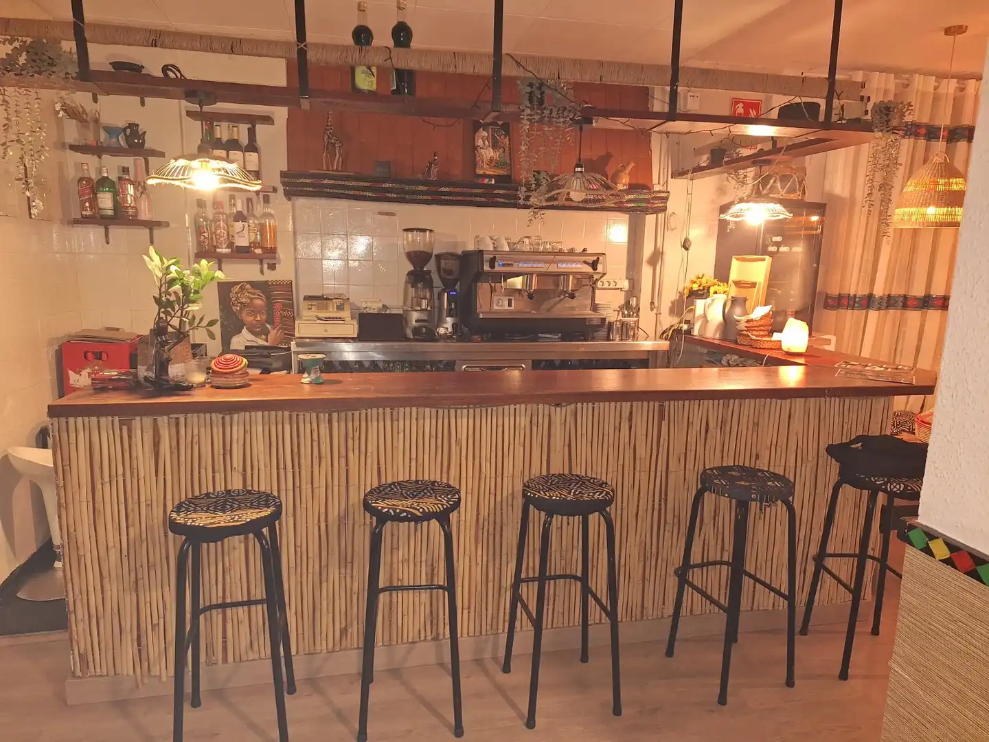Business premises for transfer in Sants - Montjuïc, imagen 4