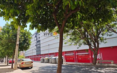 Vista exterior de Casa o xalet en venda en  Sevilla Capital amb Aire condicionat, Calefacció i Terrassa