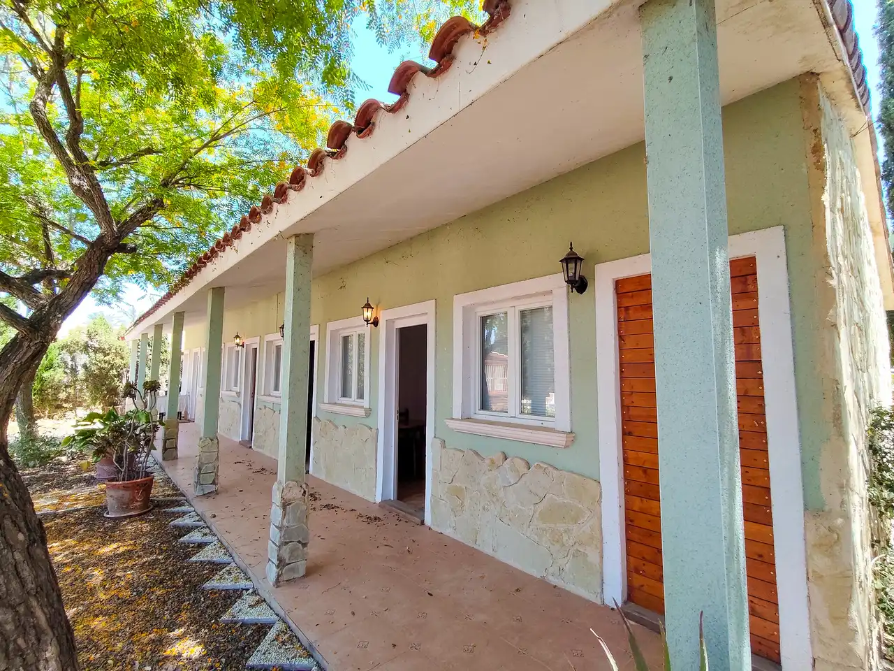 Vista exterior de Casa o xalet en venda en Elche / Elx amb Jardí privat, Terrassa i Piscina