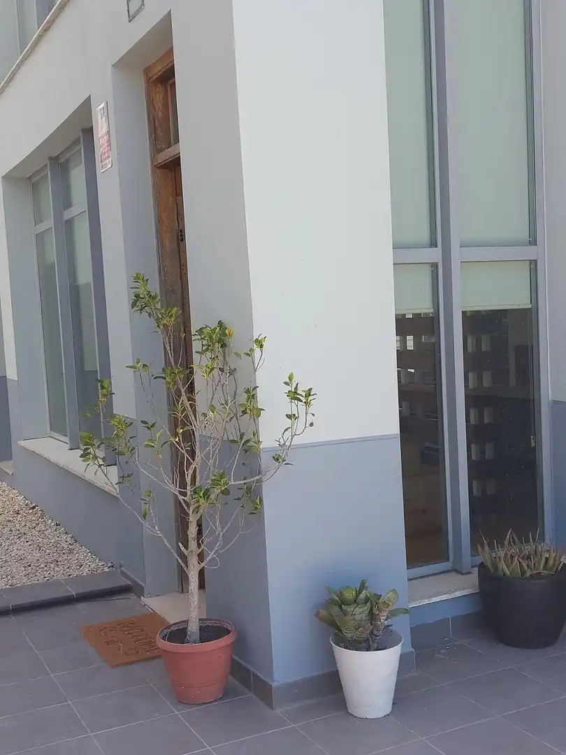 Vista exterior de Casa adosada en venta en Rozas de Puerto Real con Parquet