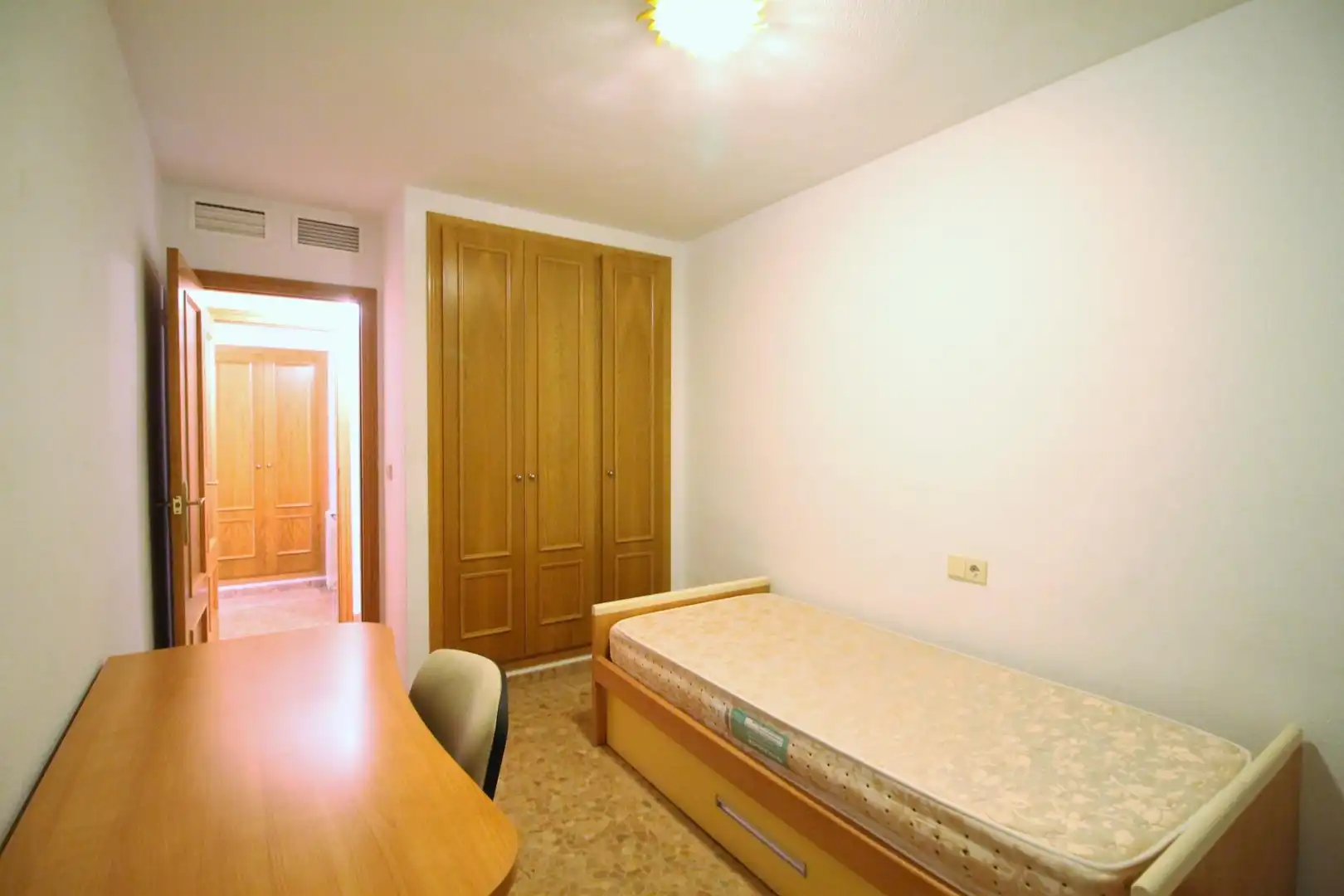 Habitación de Piso en venta en Alicante / Alacant con Aire acondicionado, Calefacción y Terraza