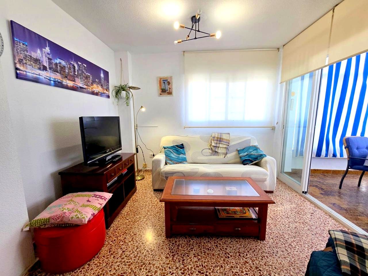 Sala d'estar de Apartament de lloguer en Gandia amb Aire condicionat, Terrassa i Moblat