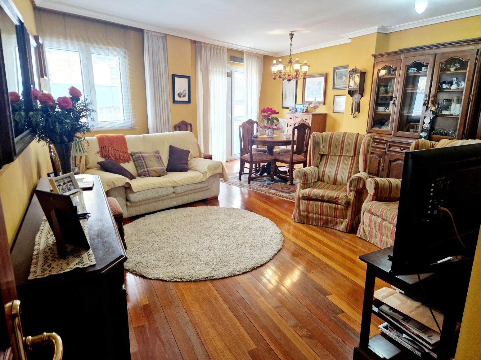 Living room of Flat for sale in Avilés  with Parquet flooring and Terrace