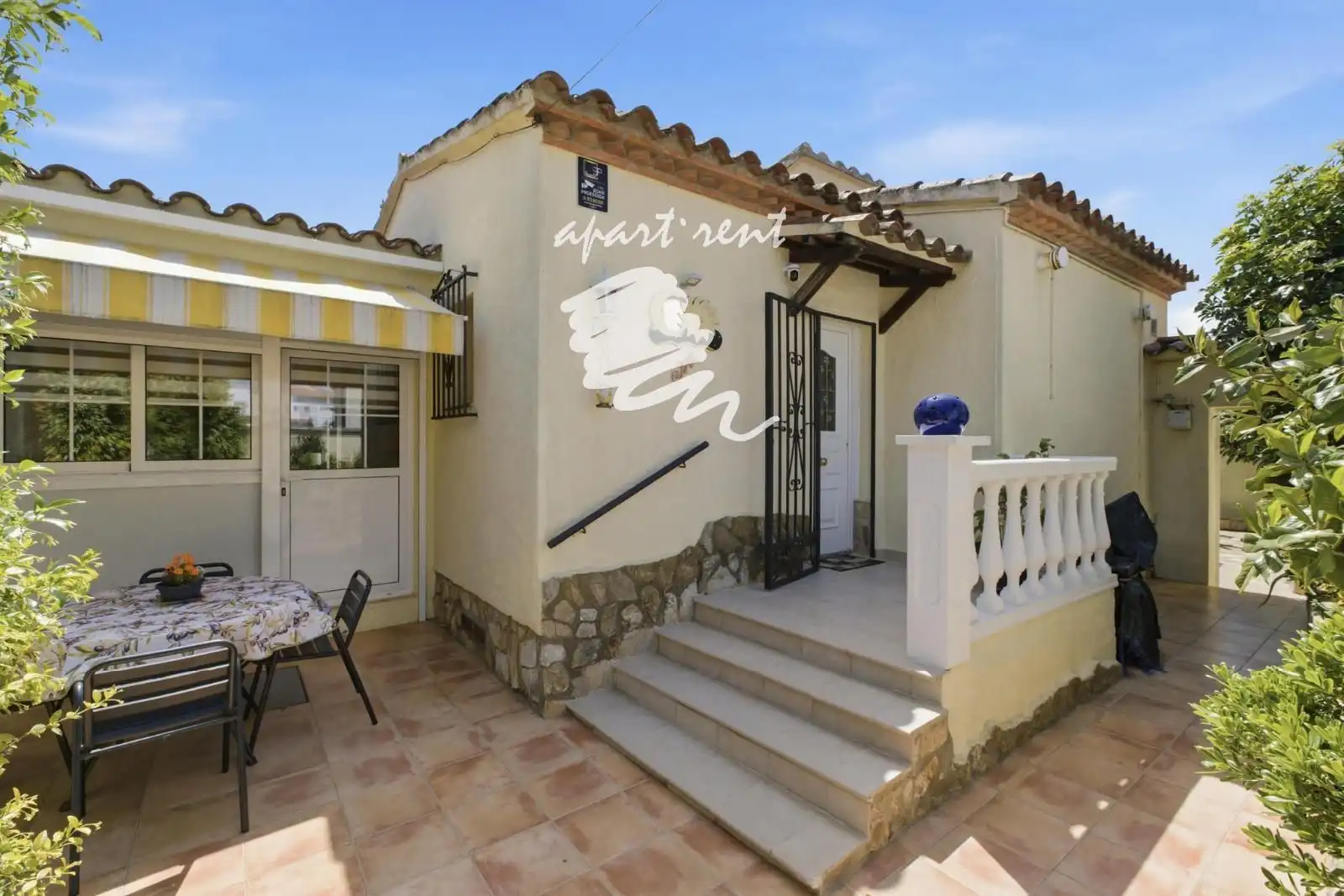 Vista exterior de Casa o chalet en venta en Empuriabrava con Aire acondicionado, Calefacción y Terraza
