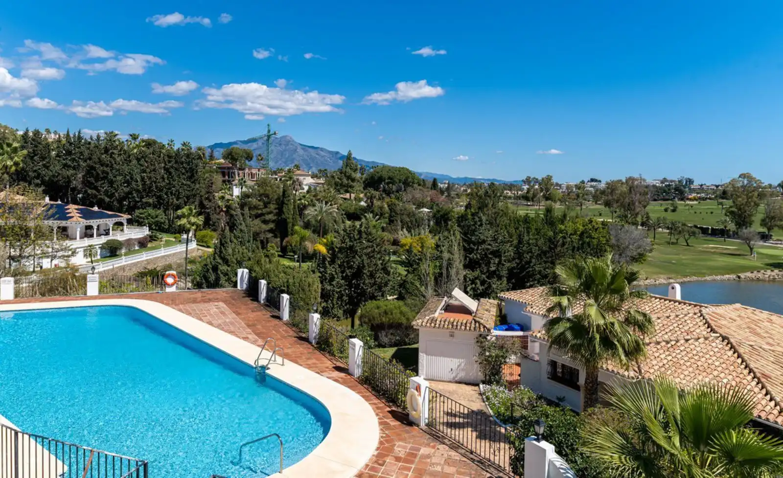 Jardín de Piso en venta en Estepona con Aire acondicionado, Terraza y Amueblado