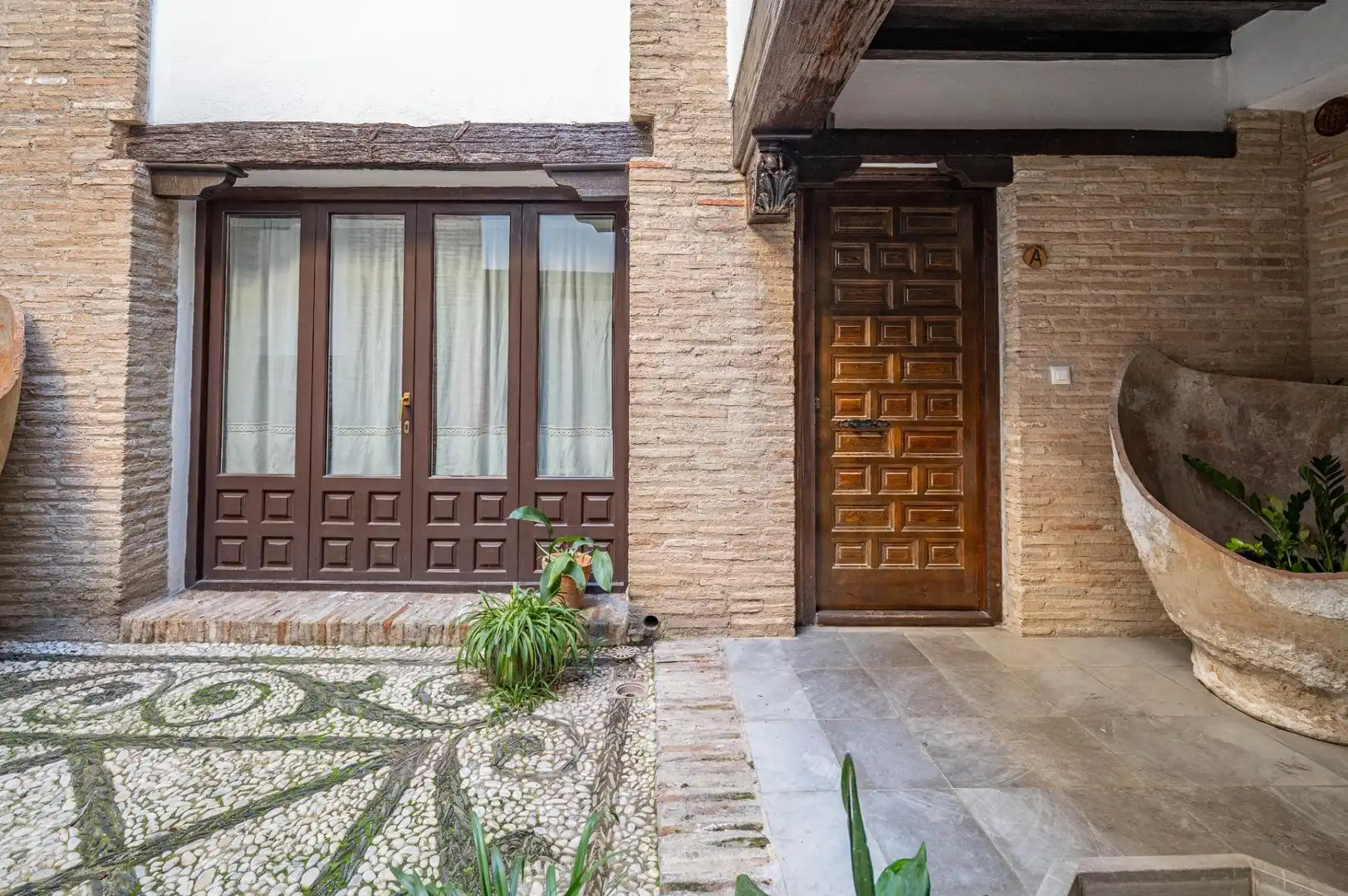 Exterior view of Buildings for sale in Granada