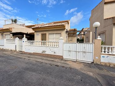 Terraced house with pool for sale in Calle LA ARCADIA 2