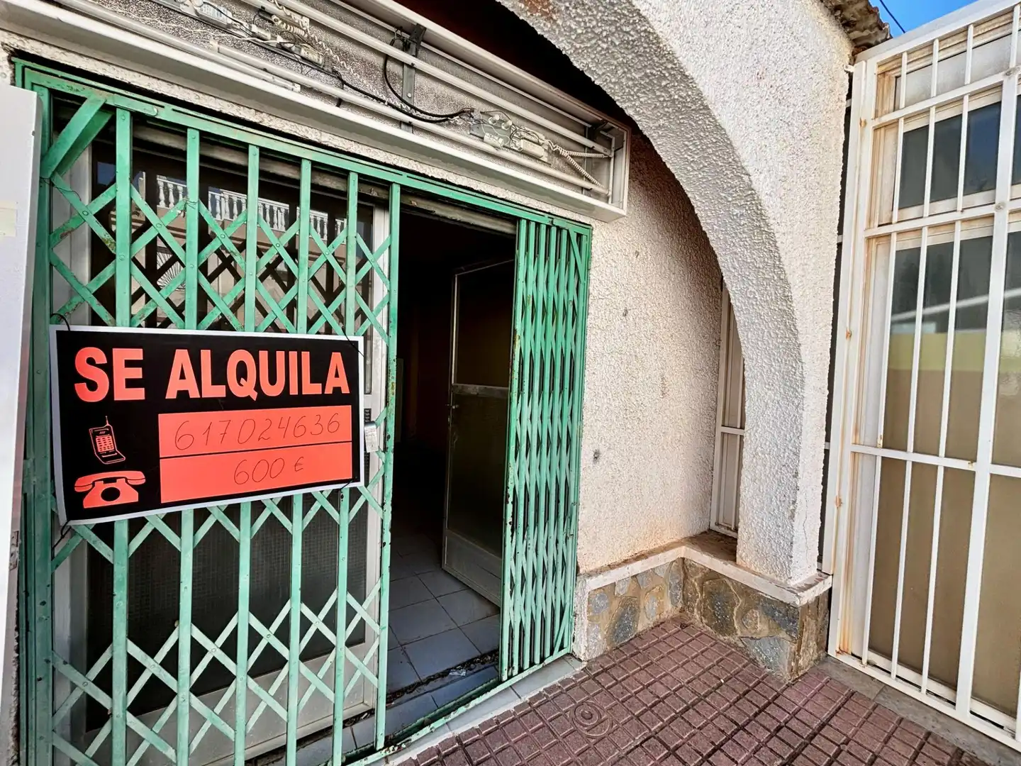 Local de alquiler en Avenida Costa Azul, Rojales Hills - Rosa Bugalows