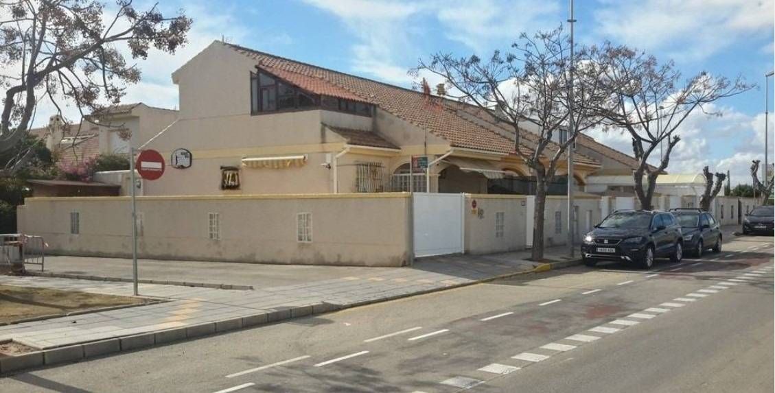 Vista exterior de Casa o xalet en venda en Pilar de la Horadada amb Aire condicionat, Calefacció i Terrassa