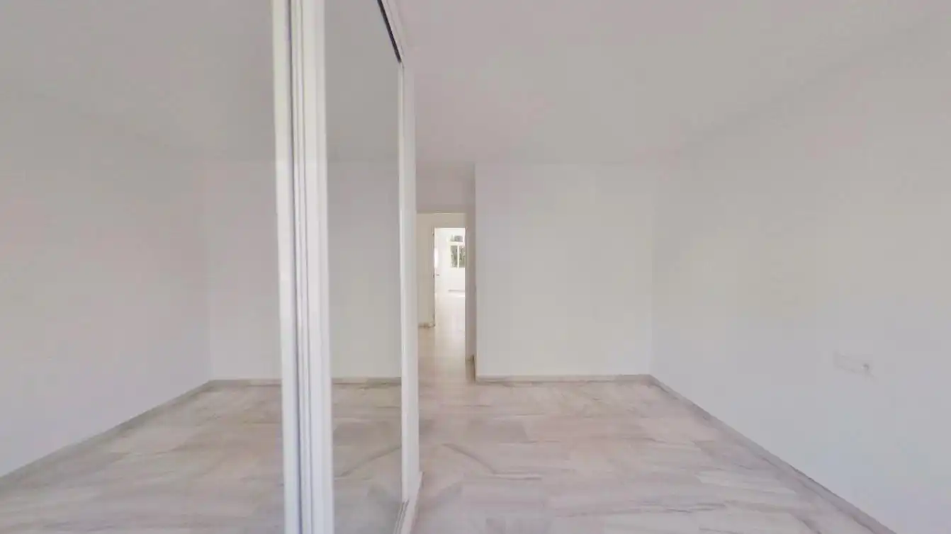 Piso en venta en Av España de Calahonda , Calahonda