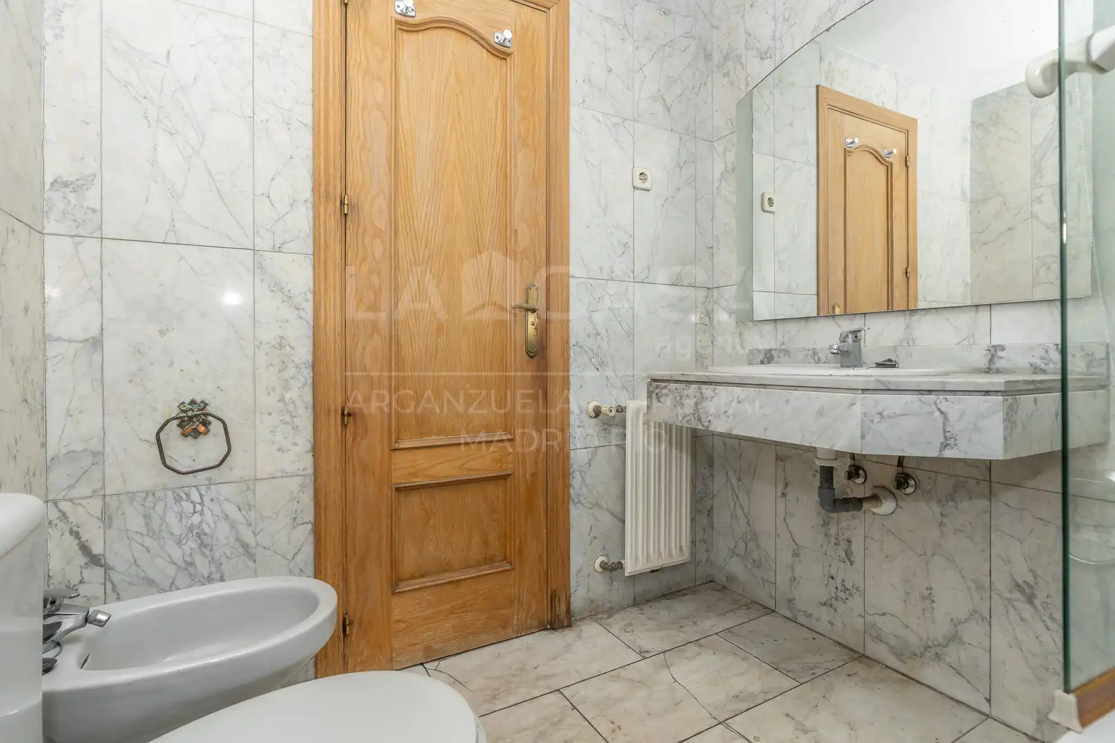 Bathroom of Flat for sale in Madrid  with Heating, Terrace and Balcony