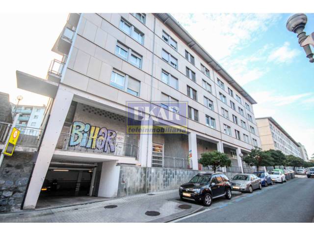 Garaje en Alquiler en Euskal Herria en Lapice - Larreaundi - Olaberria - Meaka