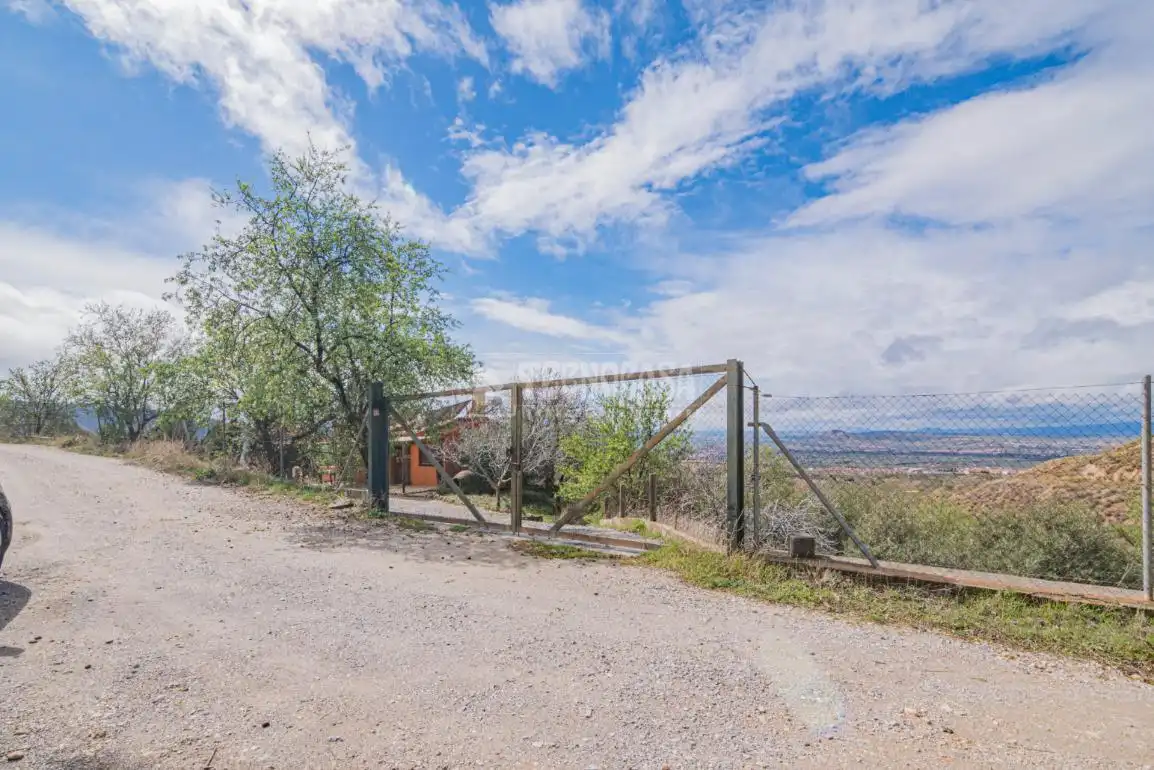 Finca rústica en venta en Altos de la Zubia