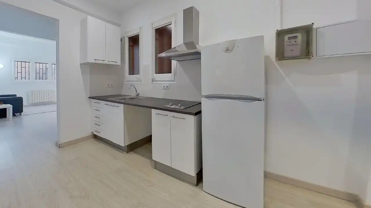 Cuina de Apartament en venda en Barcelona amb Parquet, Terrassa i Balcó