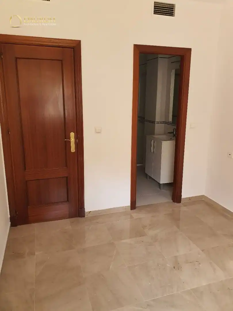 Wohnung zum Verkauf in Mairena del Aljarafe mit Klimaanlage, Heizung und Abstellraum