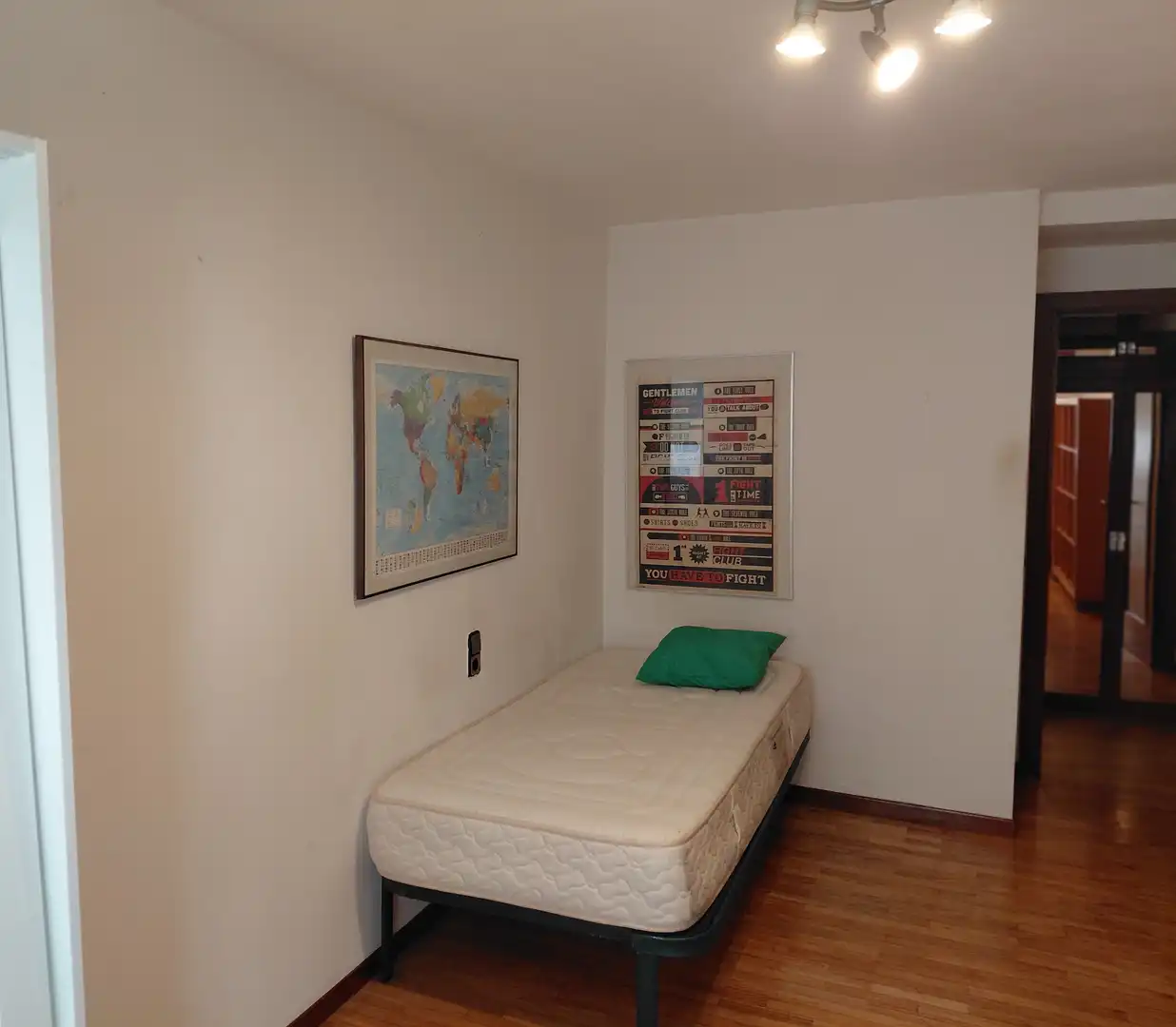 Habitación de Dúplex de alquiler en A Coruña Capital  con Jardín privado, Parquet y Amueblado