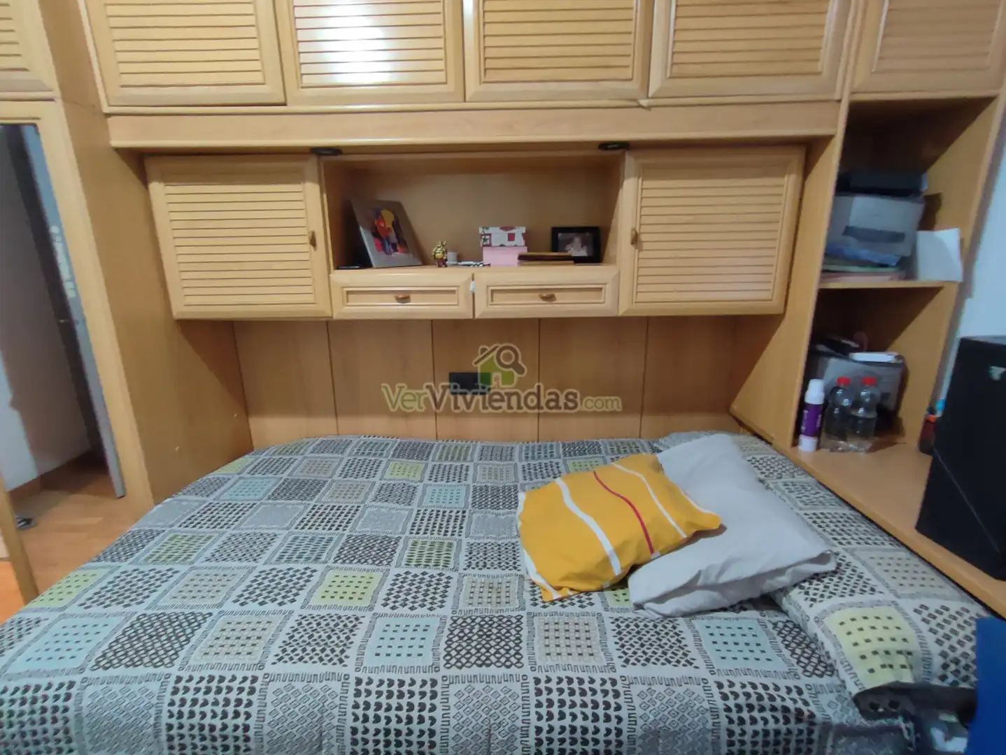 Habitación de Casa o chalet en venta en Torrelles de Llobregat con Aire acondicionado, Calefacción y Jardín privado