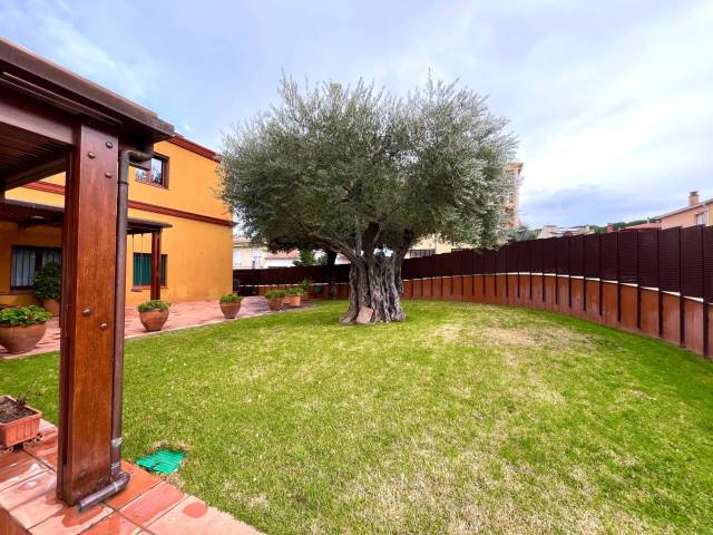 Casa-chalet en Venta en Calle montseny en Forallac