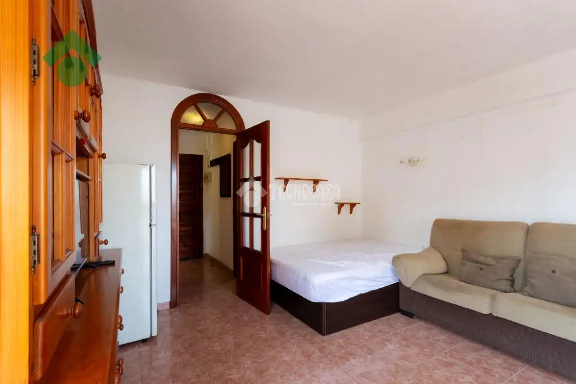 Habitación de Estudio en venta en Vélez-Málaga con Terraza, Amueblado y Piscina comunitaria