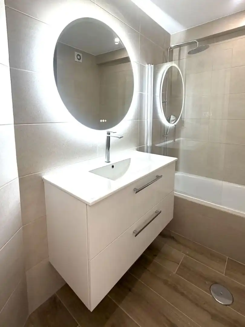 Bathroom of Apartments for sale in Mijas Golf