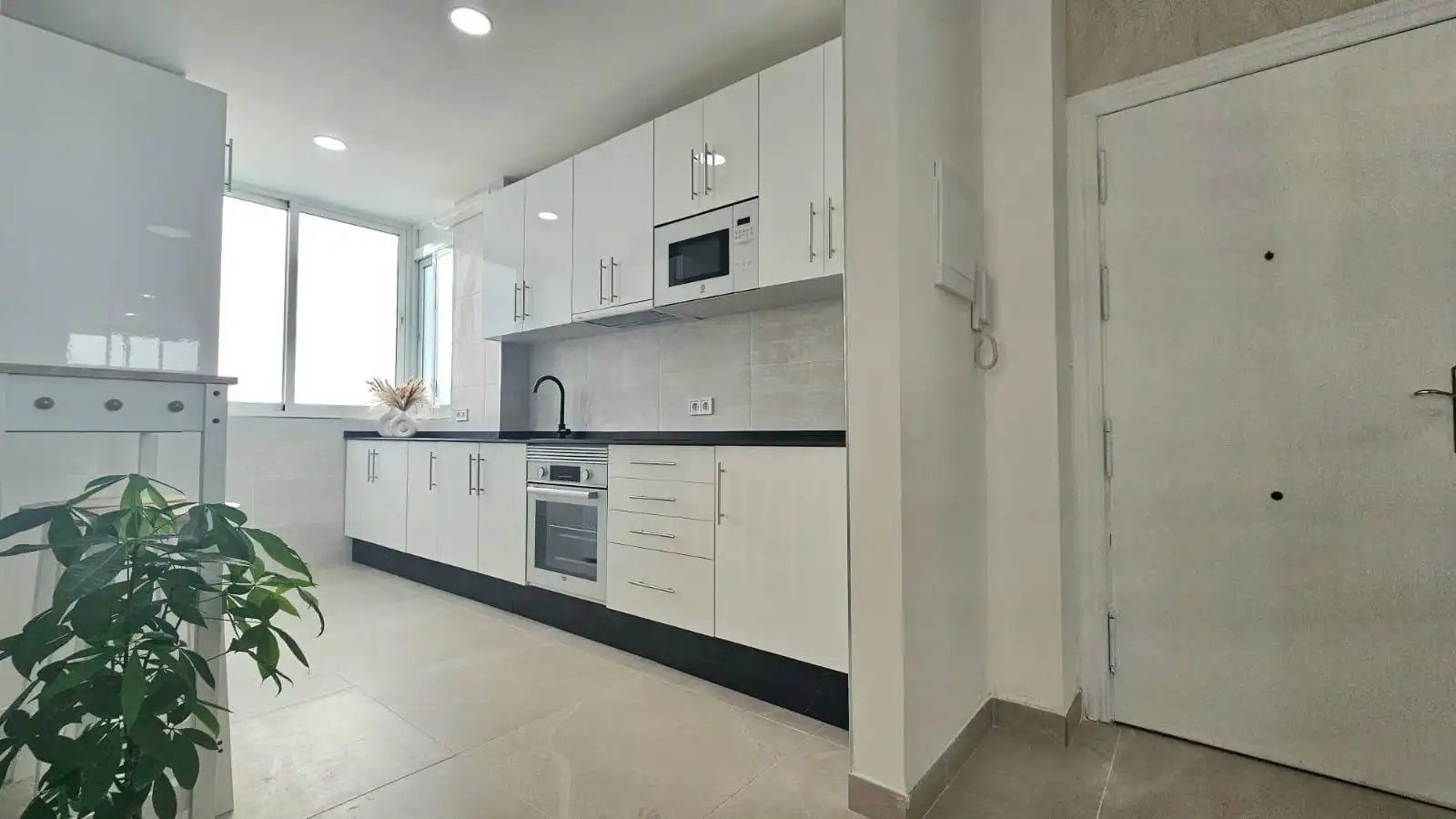 Cuina de Pis en venda en Fuengirola amb Aire condicionat, Calefacció i Terrassa