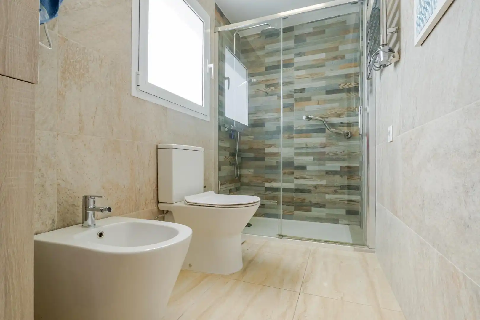 Badezimmer von Wohnung zum Verkauf in Las Palmas de Gran Canaria mit Parkett, Abstellraum und Möbliert