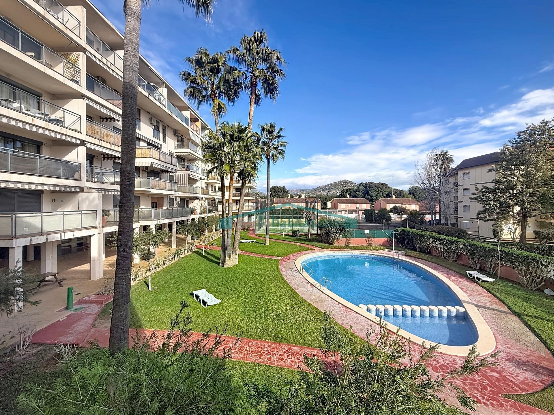 Außenansicht von Wohnung zum Verkauf in Náquera mit Privatgarten, Terrasse und Abstellraum