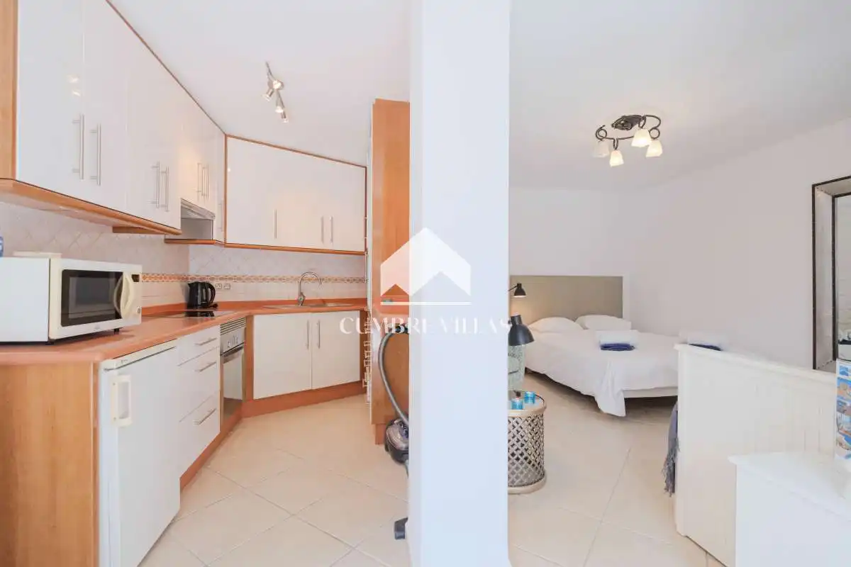 Dormitori de Casa o xalet en venda en Salobreña amb Jardí privat, Terrassa i Piscina comunitària