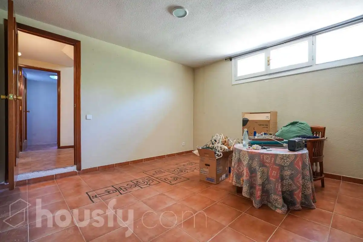 Houses for sale in Madrid  with Air Conditioner, Heating and Private garden