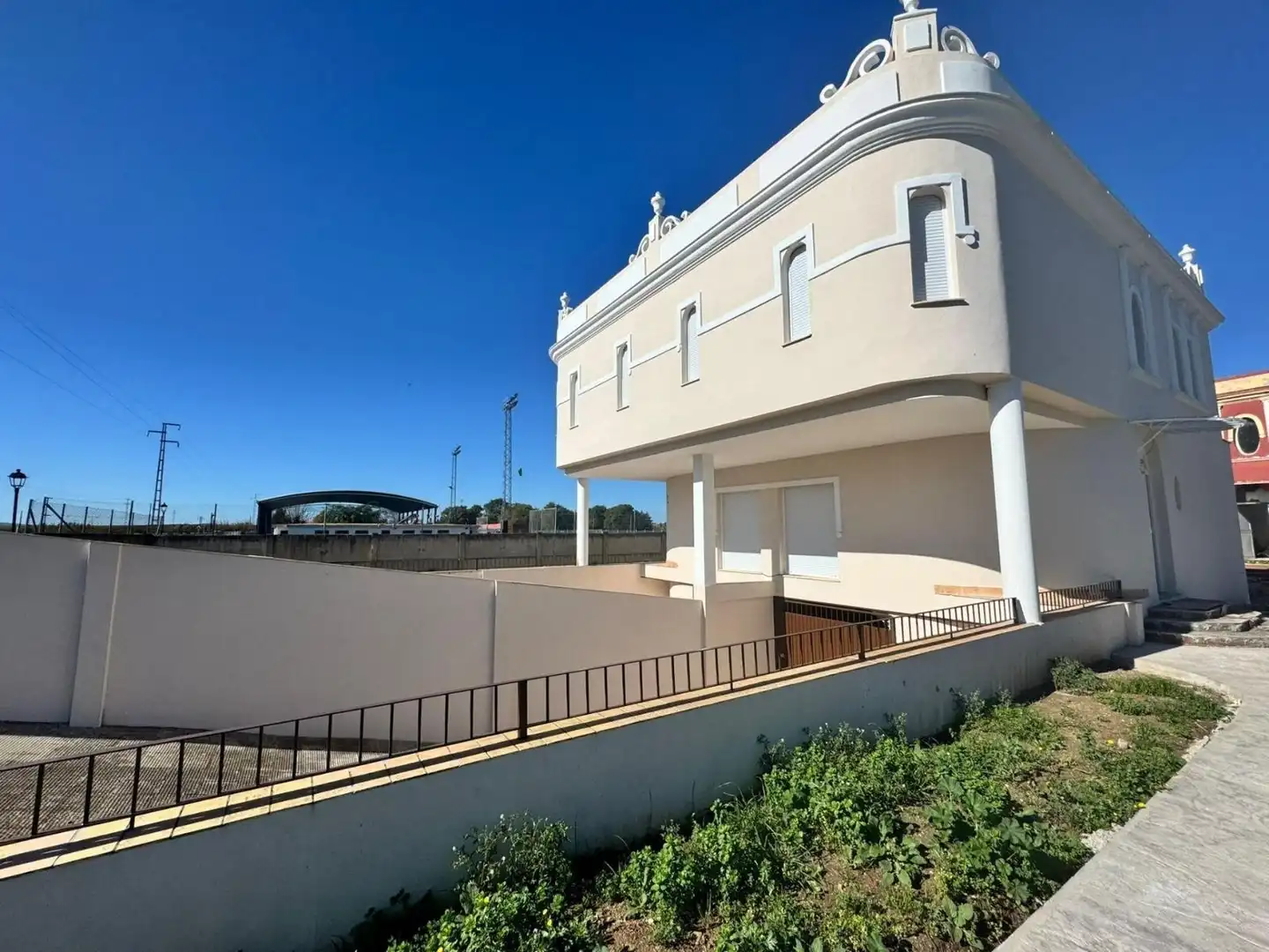 Vista exterior de Casa o xalet de lloguer en Guillena amb Aire condicionat i Moblat