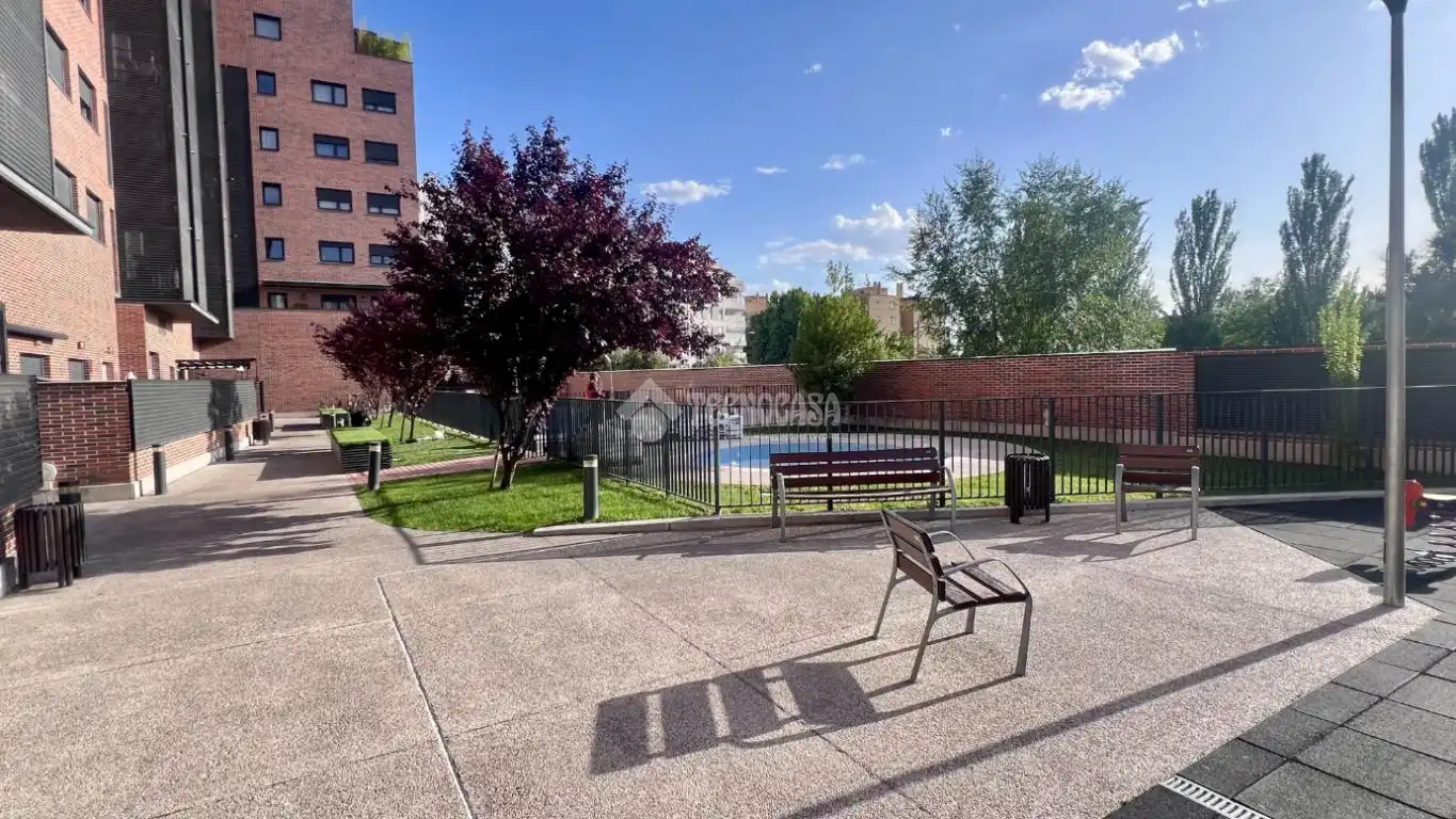 Vista exterior de Piso en venta en Alcalá de Henares con Terraza