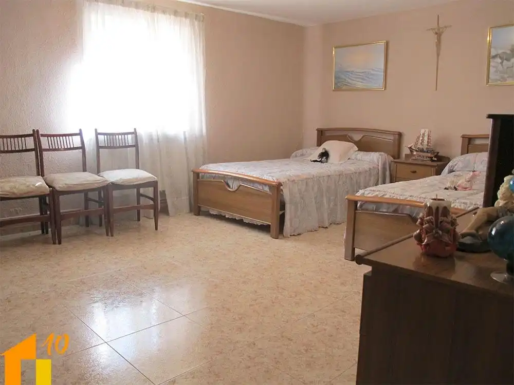 Schlafzimmer von Haus oder Chalet zum Verkauf in Burgos mit Heizung und Möbliert